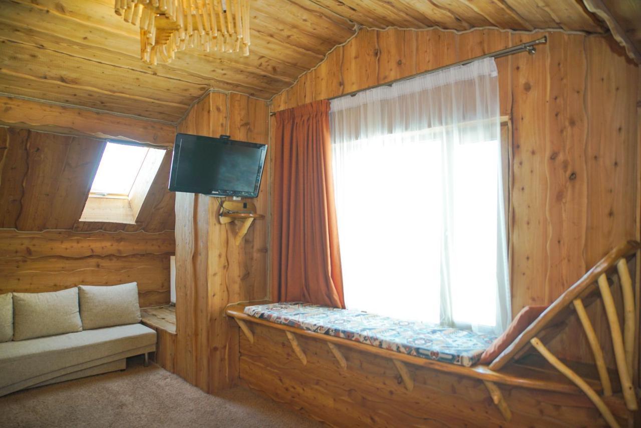 Stara Pravda Hotel - Vykrutasy บูโคเวล ภายนอก รูปภาพ