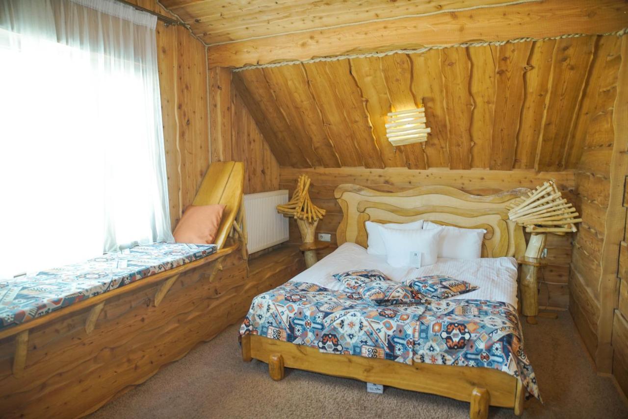 Stara Pravda Hotel - Vykrutasy บูโคเวล ภายนอก รูปภาพ